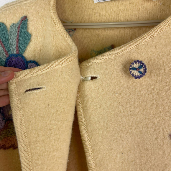 Vintage S.S.G. Catharine Lover Wool Cream Floral Embroidered Cardigan SZ Medium - Picture 5 of 10